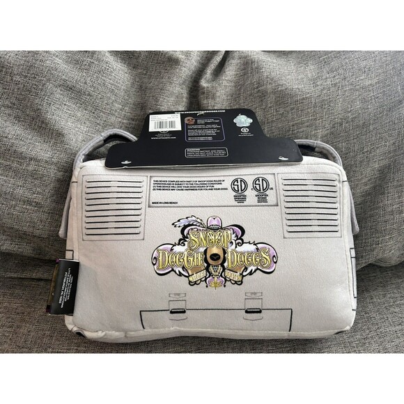 Snoop Doggie Doggs Boom Box Pet Toy Dog Chew Music Box Plush - Picture 2 of 8